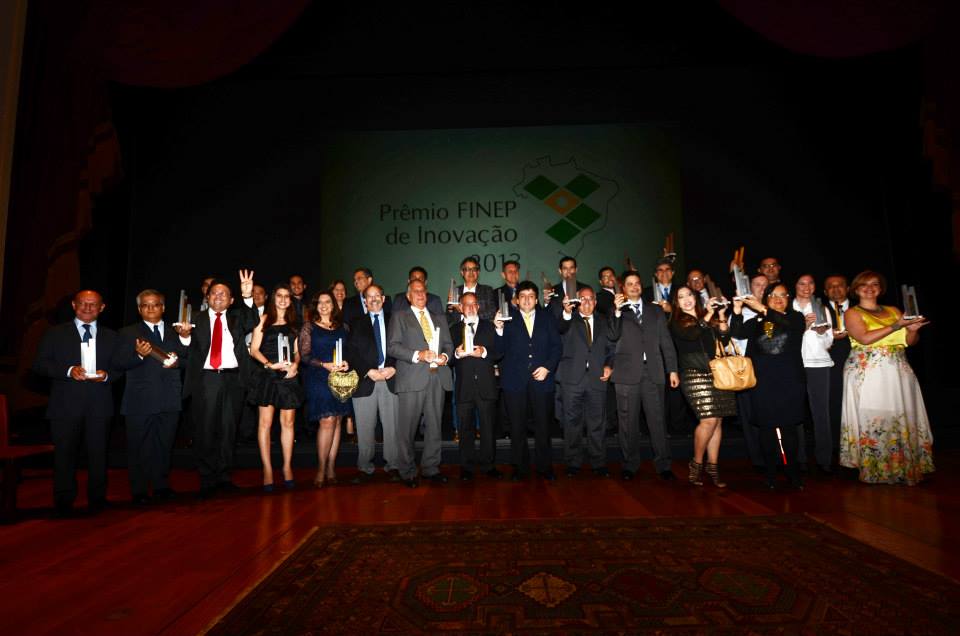 Premiados e autoridades presentes no Prêmio FINEP de Inovação 2013